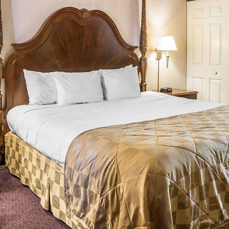 Clarion Hotel Beachfront Маккино Сити Экстерьер фото