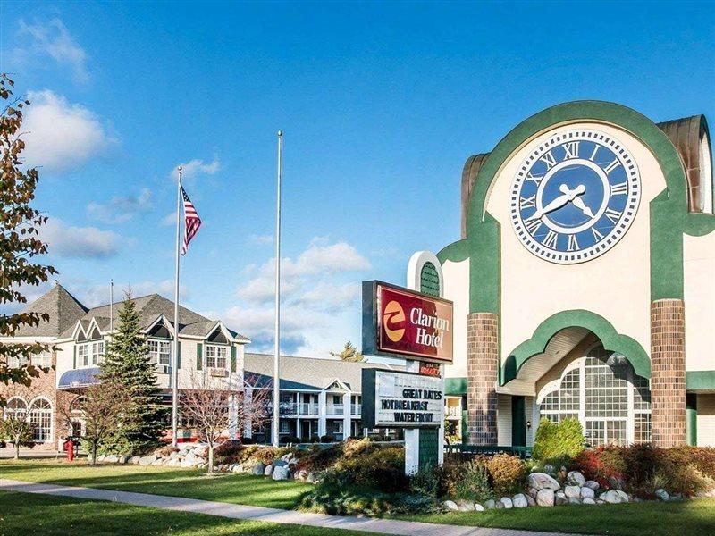 Clarion Hotel Beachfront Маккино Сити Экстерьер фото