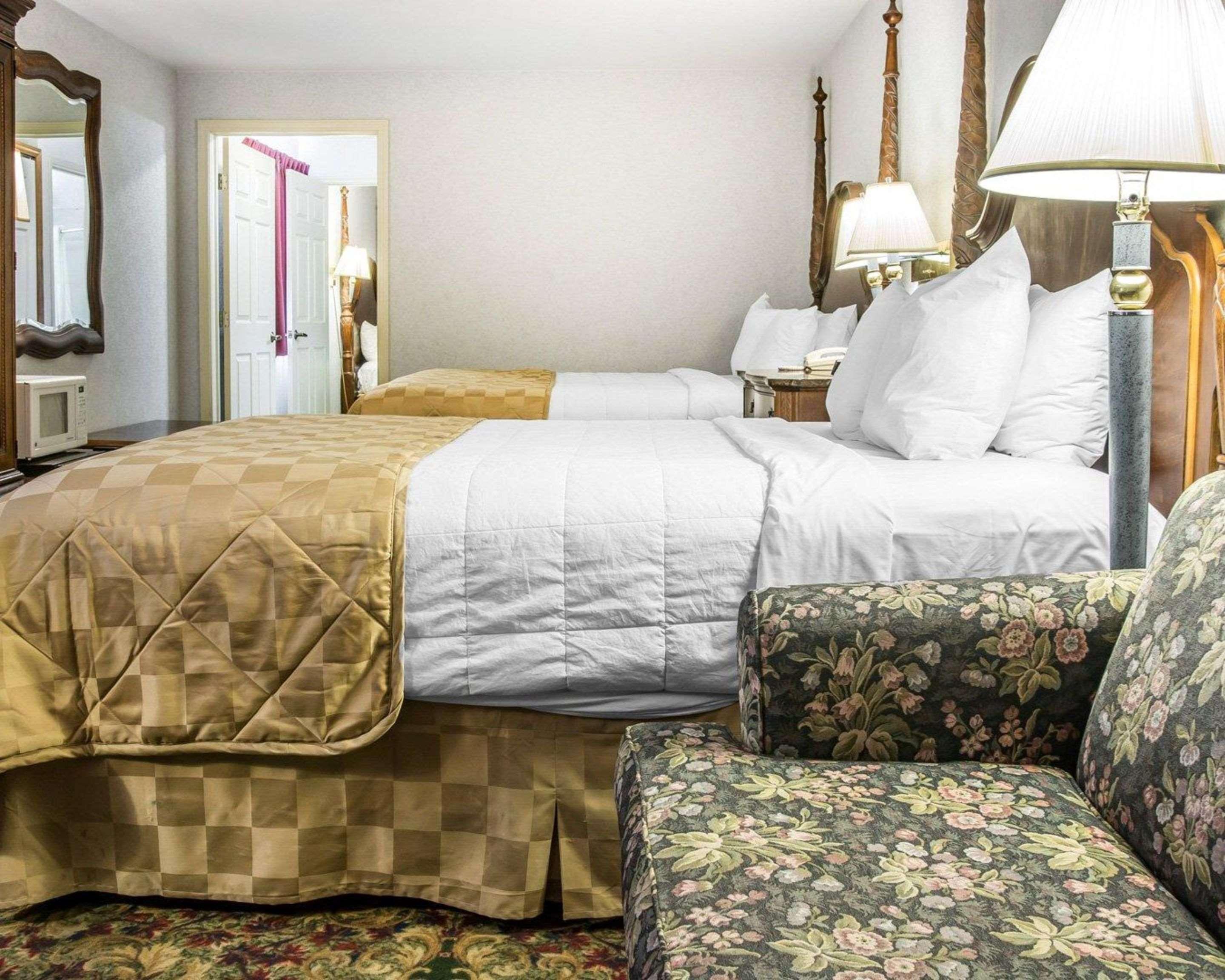 Clarion Hotel Beachfront Маккино Сити Экстерьер фото