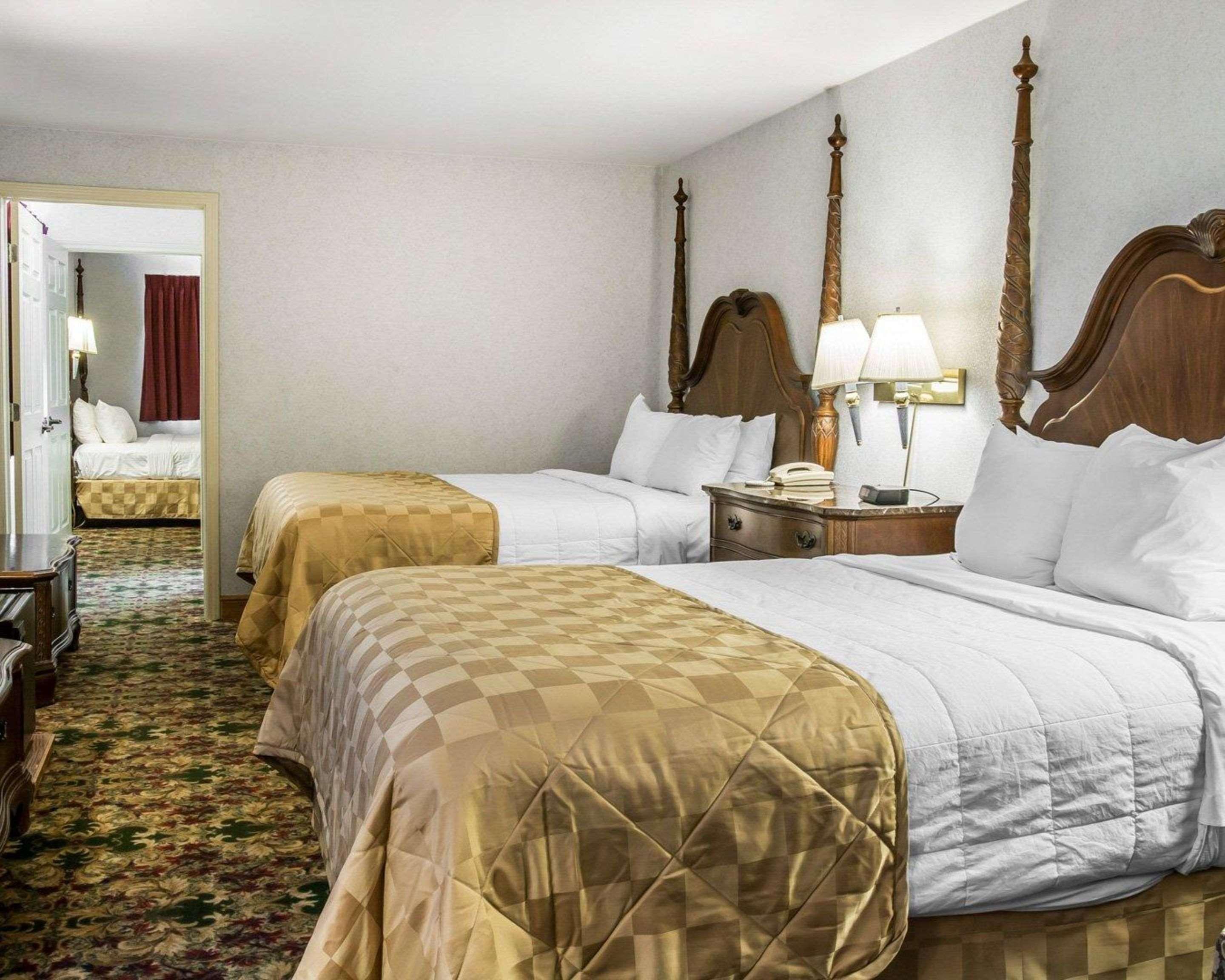 Clarion Hotel Beachfront Маккино Сити Экстерьер фото