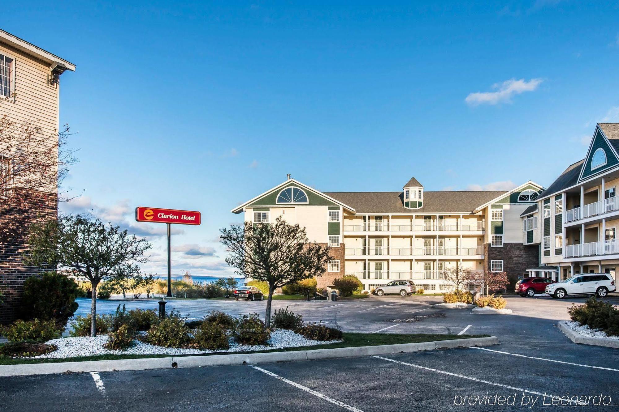 Clarion Hotel Beachfront Маккино Сити Экстерьер фото