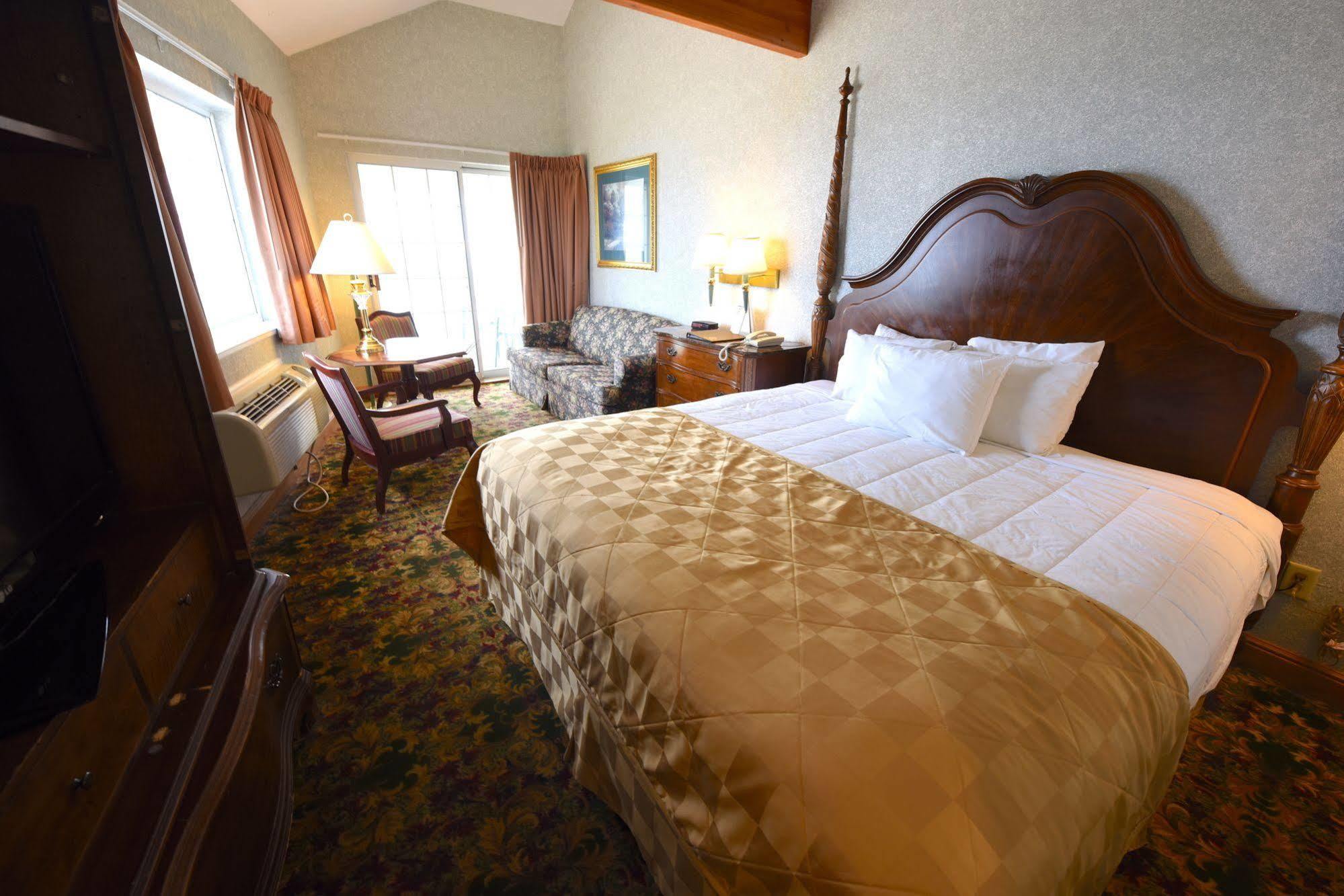 Clarion Hotel Beachfront Маккино Сити Экстерьер фото